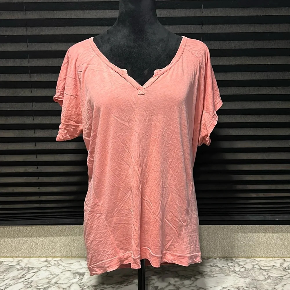 Splendid Women’s Washed Pink Notched V-Neck SS Supima Cotton T-Shirt Small‎